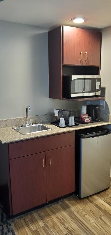 La Quinta By Wyndham North Columbus
